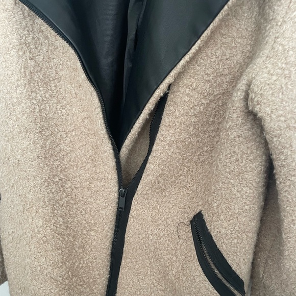 Sheep coat - Picture 2 of 5